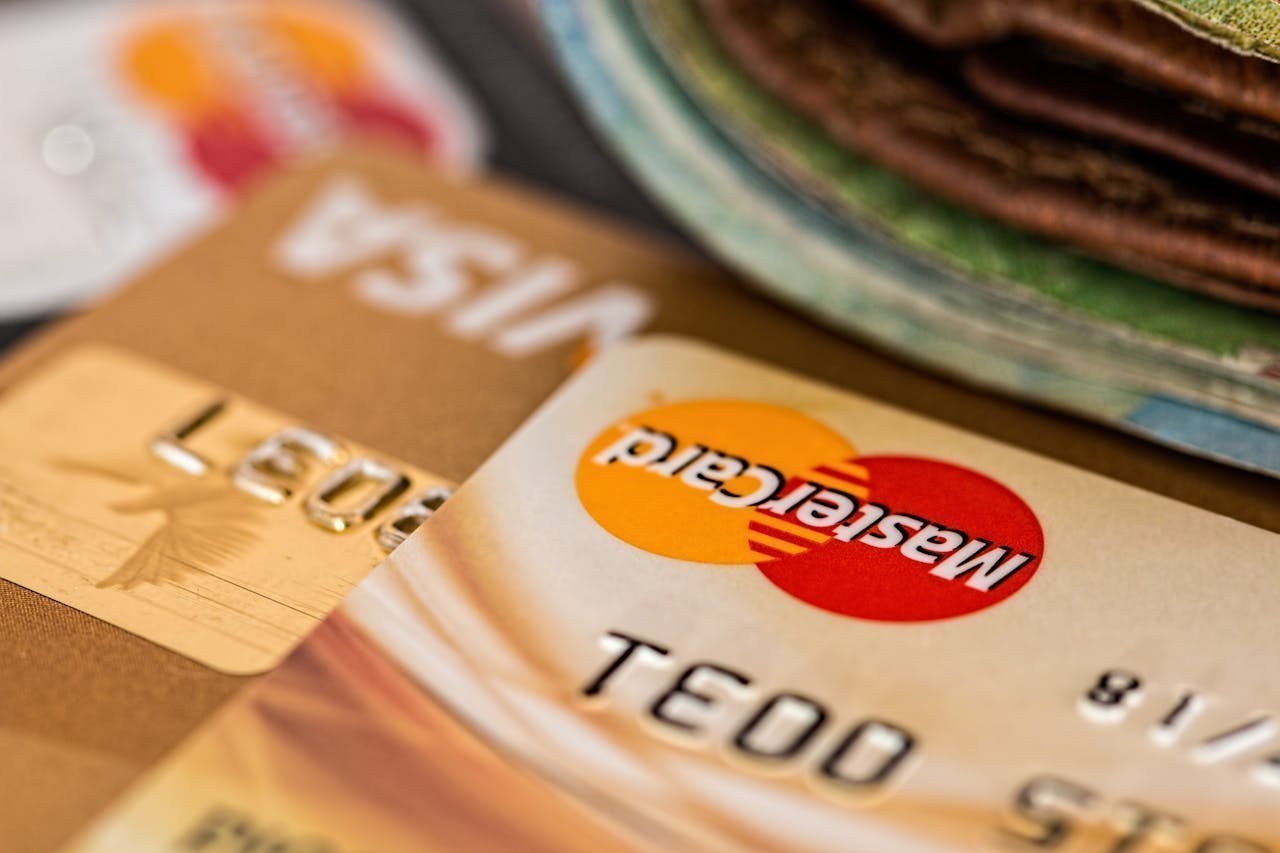New Startup Disrupts Traditional Banking Industry