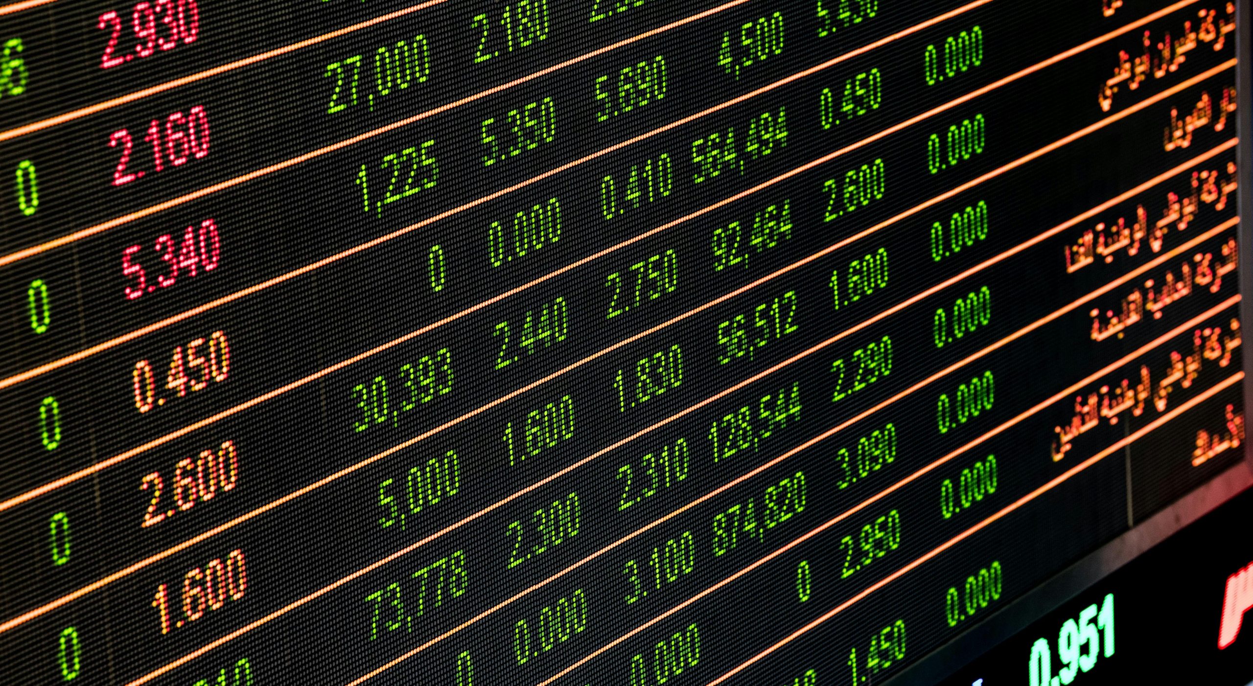 Stock Market Advisors vs. Trading Tips: The Real Difference